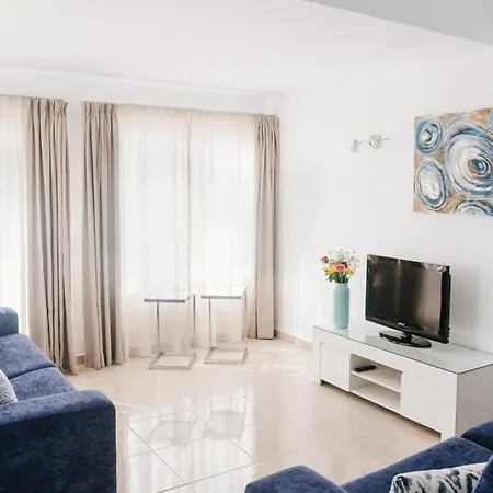 Villa Adeje Sleeps 6 With Pool *